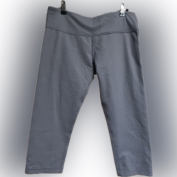 lululemon athletica Pants - Lululemon Athletica Cropped Gray Leggings Performance Fit